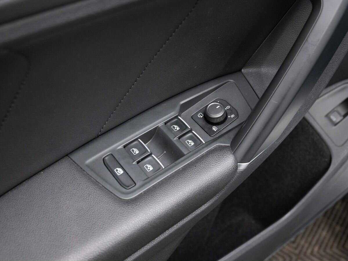 Volkswagen Tiguan 2018 года с пробегом. Фото: #18