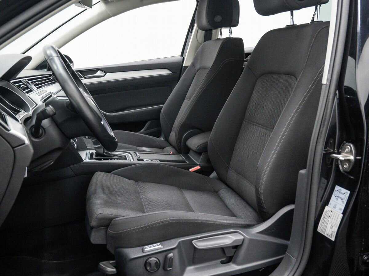 Б/У Фольксваген Пассат 2018 года. Фото: #13