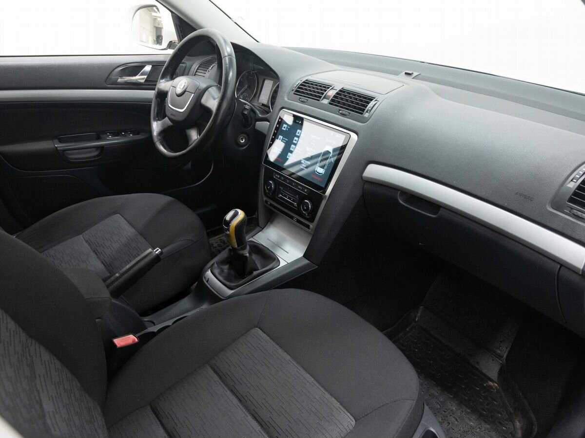 Б/У Шкода Октавия 2012 года. Фото: #10