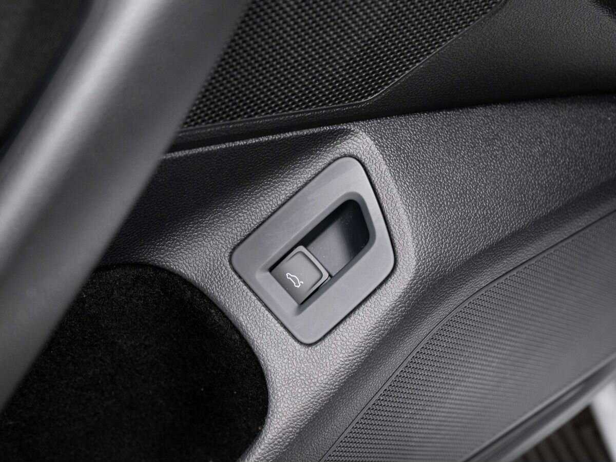 Б/У Фольксваген Пассат 2017 года. Фото: #18