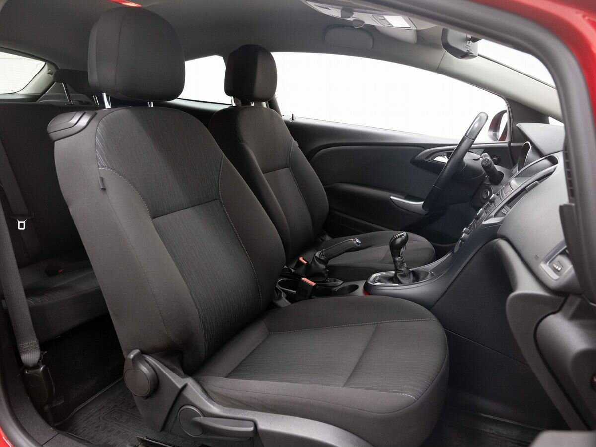 Б/У Опель Астра 2012 года. Фото: #12