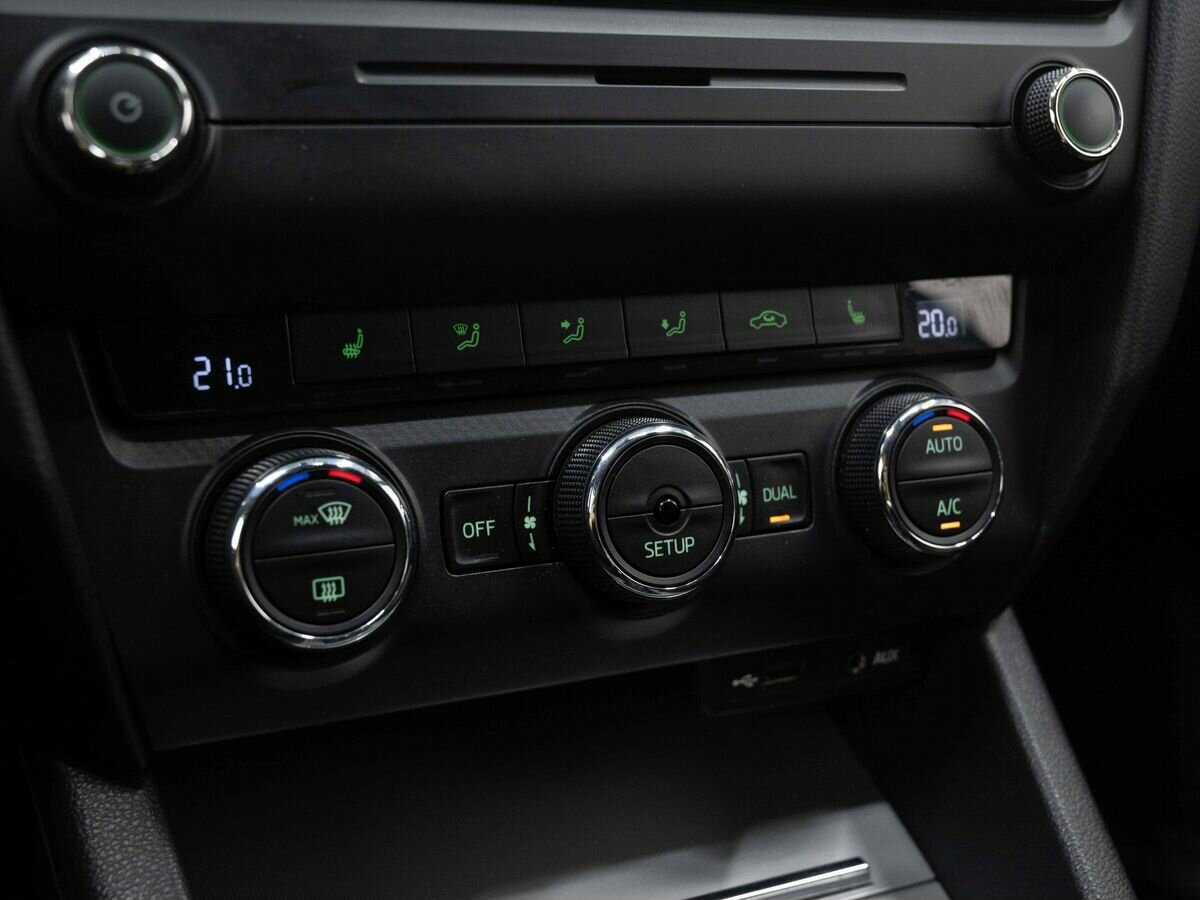 Б/У Шкода Октавия 2013 года. Фото: #18