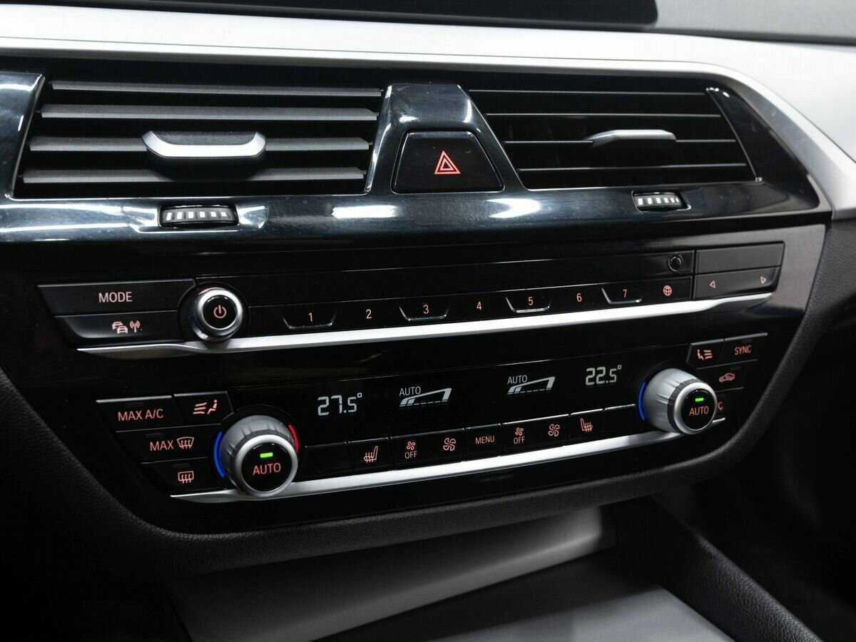 BMW 5 серии 2019 года с пробегом. Фото: #24