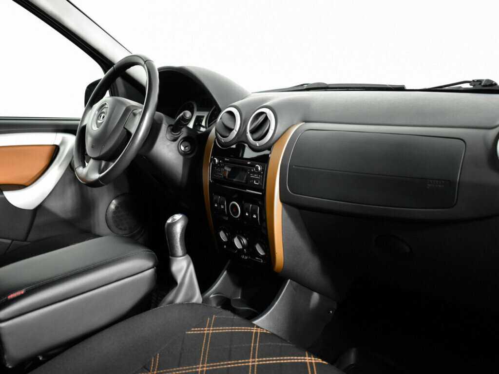 Б/У Лада (ВАЗ) Ларгус 2016 года. Фото: #8