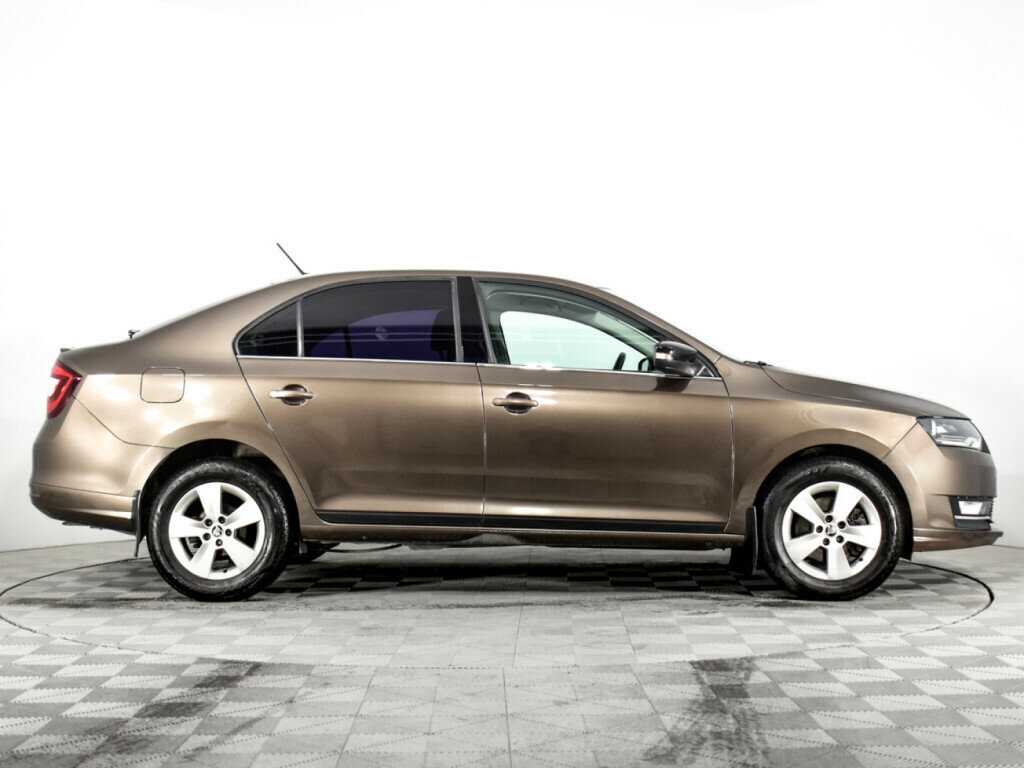 Б/У Шкода Рапид 2017 года. Фото: #3