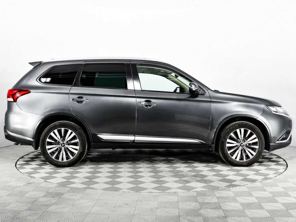 Mitsubishi Outlander 2018 года с пробегом. Фото: #3