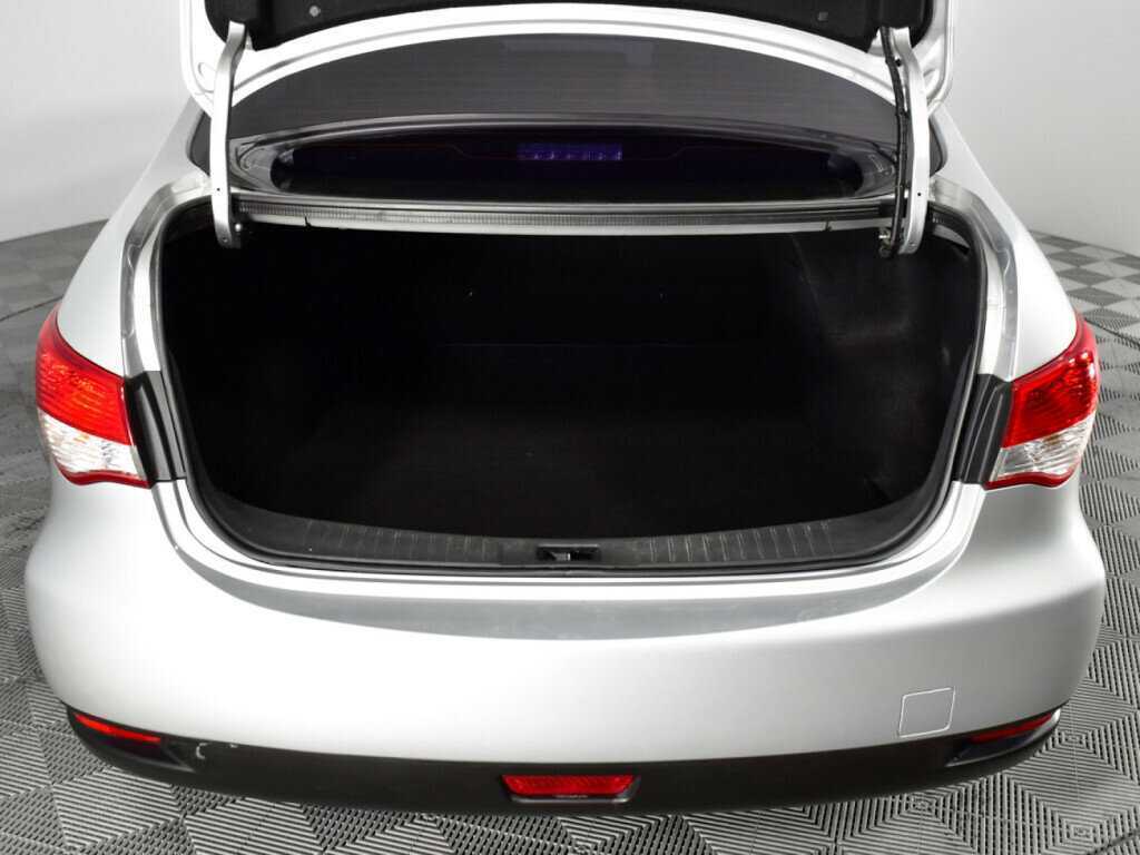 Б/У Ниссан Альмера 2013 года. Фото: #11