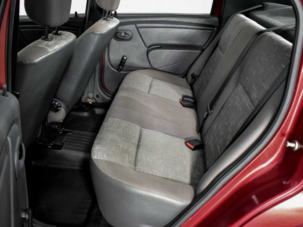 Б/У Рено Логан 2013 года. Фото: #7