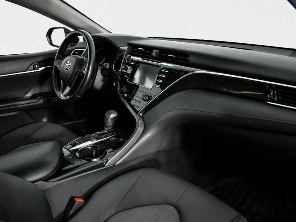 Toyota Camry 2018 года с пробегом. Фото: #10