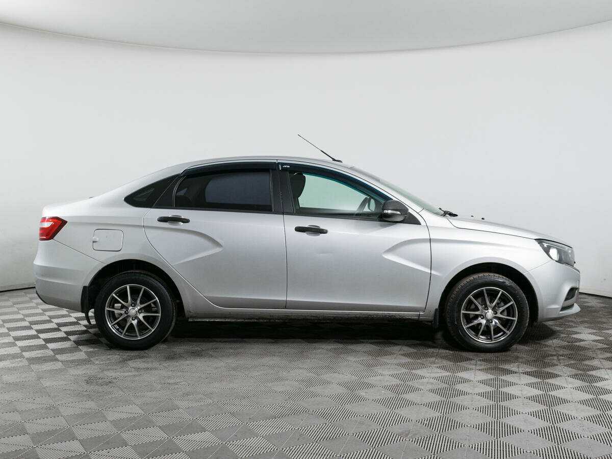 Б/У Лада (ВАЗ) Веста 2017 года. Фото: #3