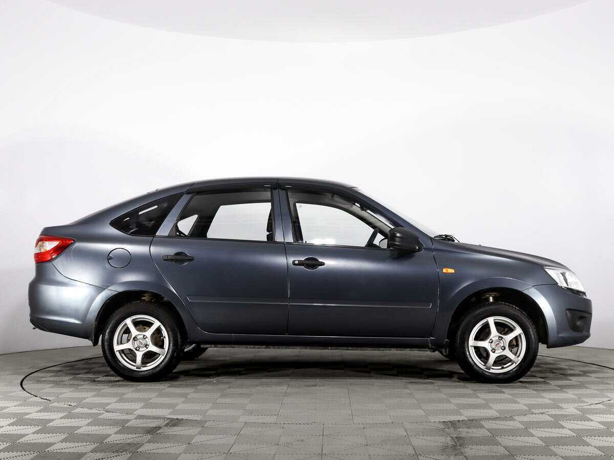 Б/У Лада (ВАЗ) Гранта 2015 года. Фото: #3