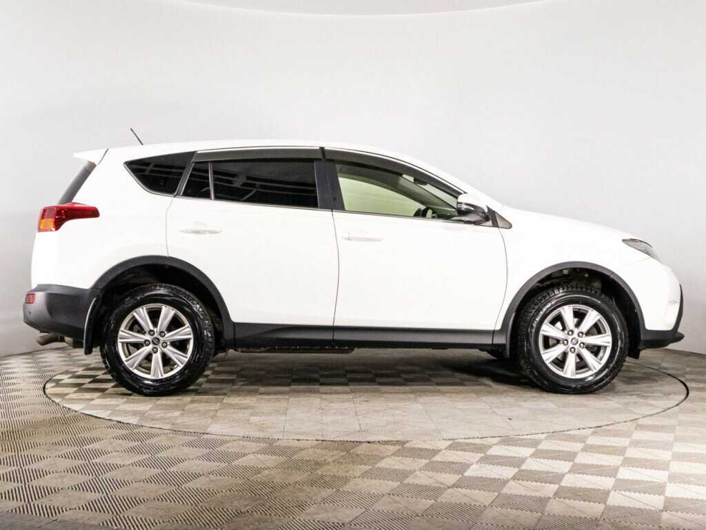 Toyota RAV4 2013 года с пробегом. Фото: #3