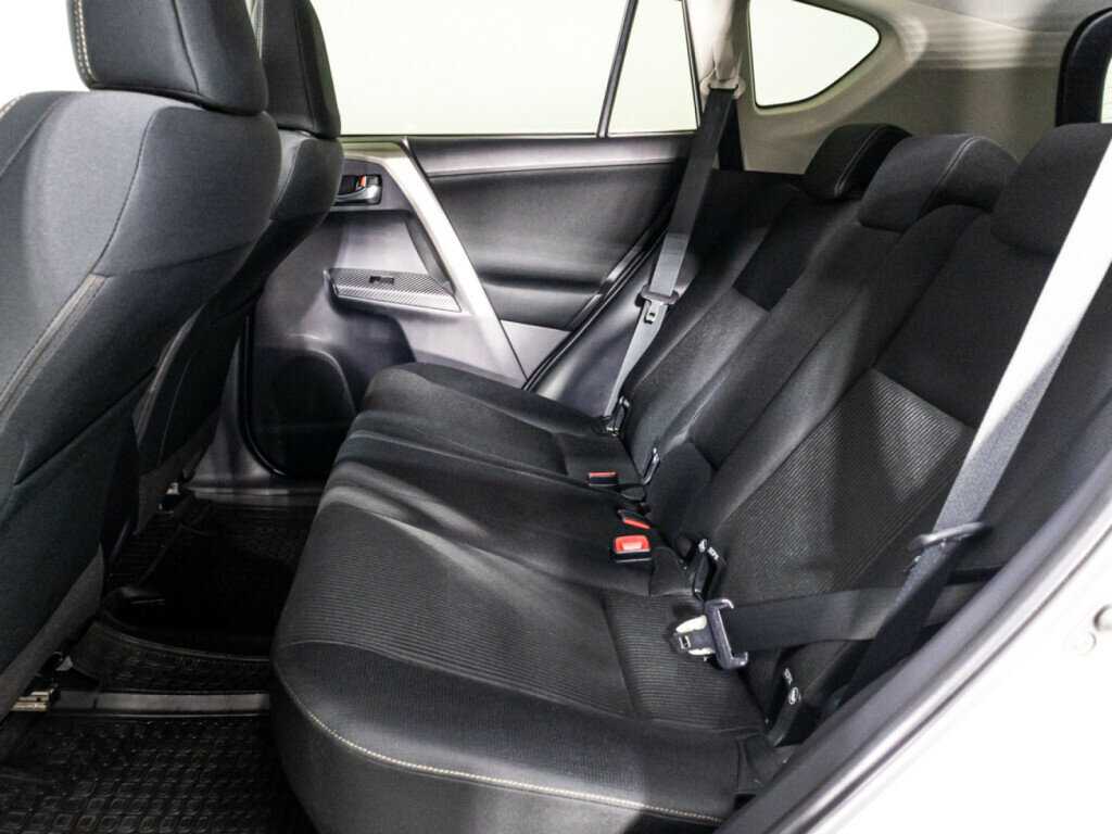 Toyota RAV4 2013 года с пробегом. Фото: #9