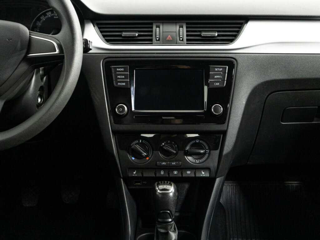 Б/У Шкода Рапид 2018 года. Фото: #12