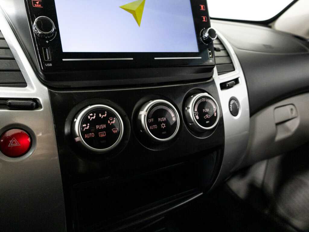 Б/У Митсубиши Паджеро Спорт 2014 года. Фото: #15