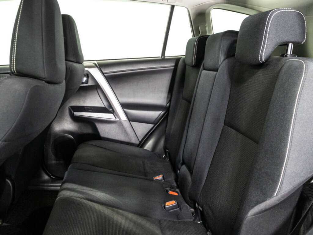 Toyota RAV4 2016 года с пробегом. Фото: #9