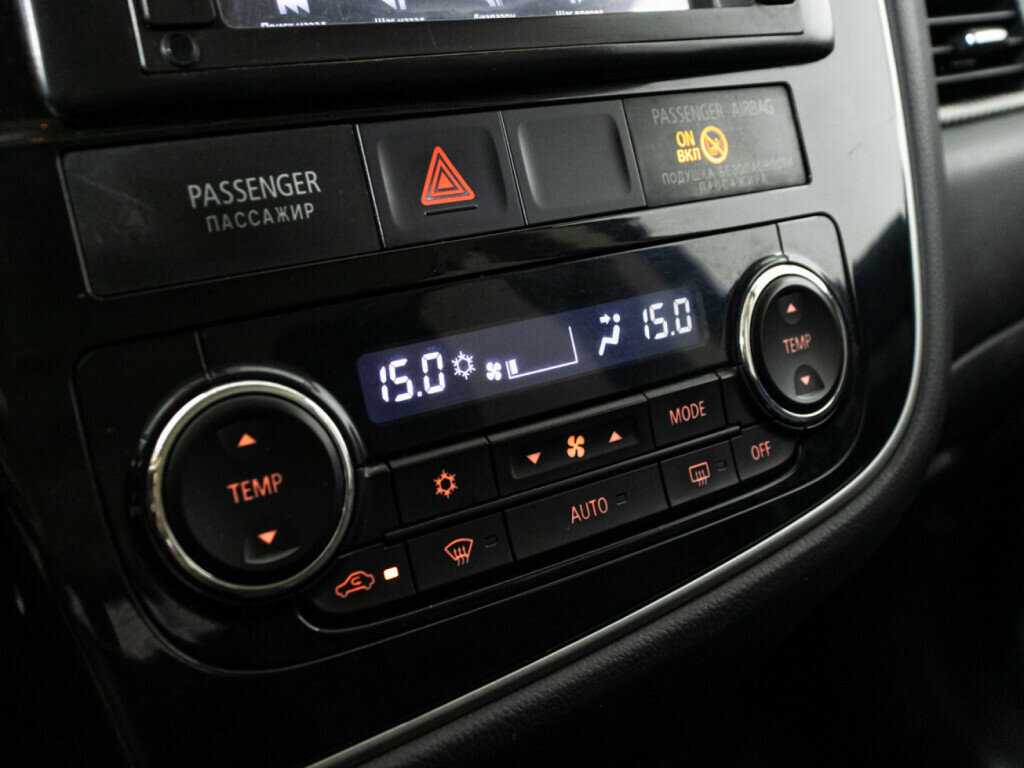 Б/У Митсубиши Оутлэндер 2013 года. Фото: #14