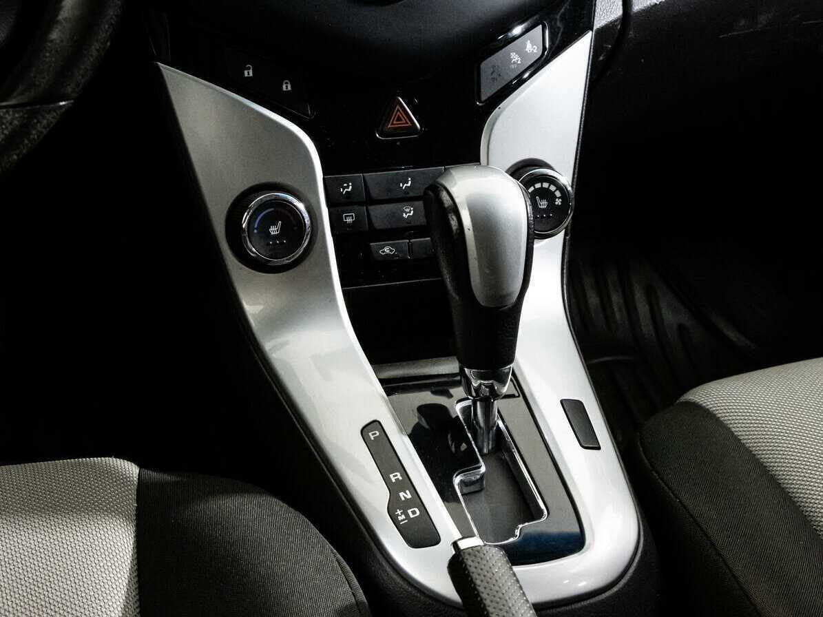 Б/У Шевроле Круз 2015 года. Фото: #9