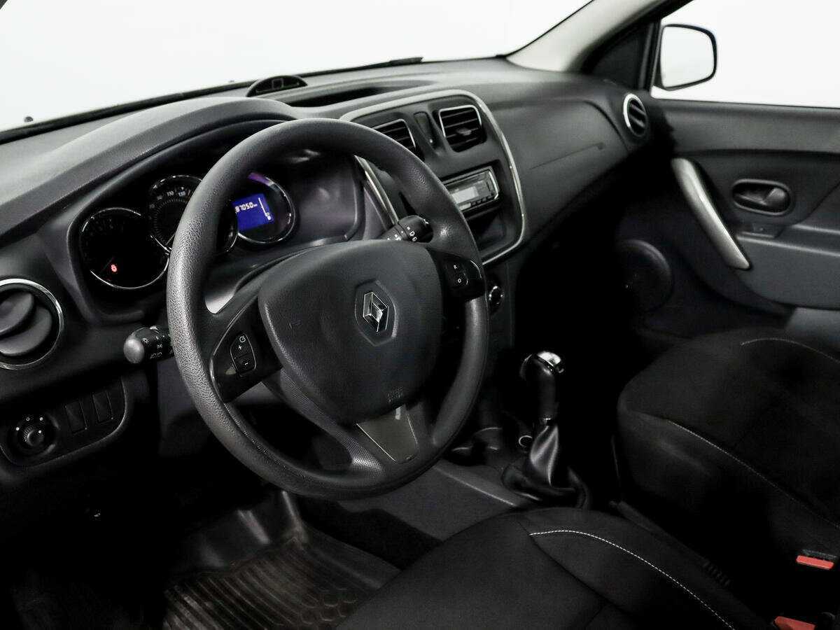 Б/У Рено Сандеро 2017 года. Фото: #7