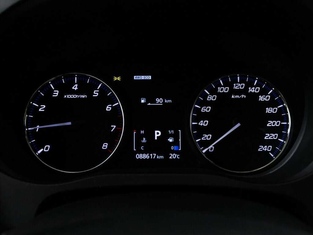 Б/У Митсубиши Оутлэндер 2017 года. Фото: #11