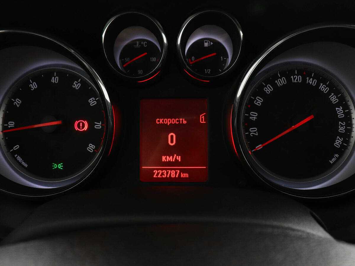 Б/У Опель Астра 2013 года. Фото: #6