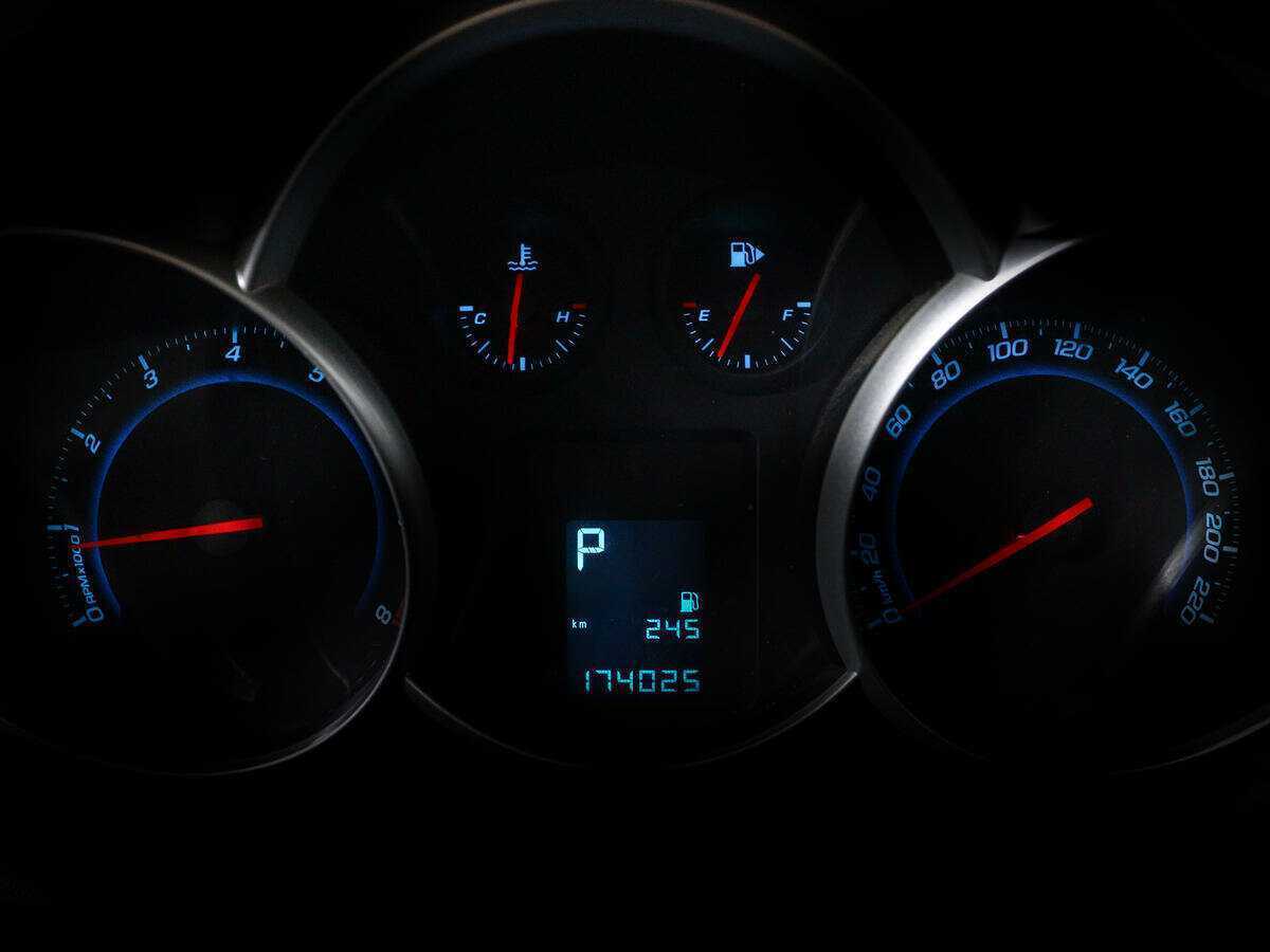 Б/У Шевроле Круз 2014 года. Фото: #8