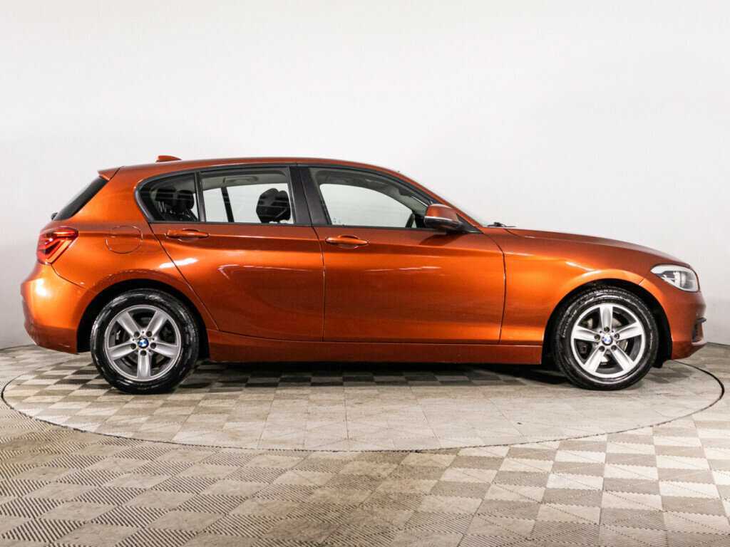 BMW 1 серии 2017 года с пробегом. Фото: #3