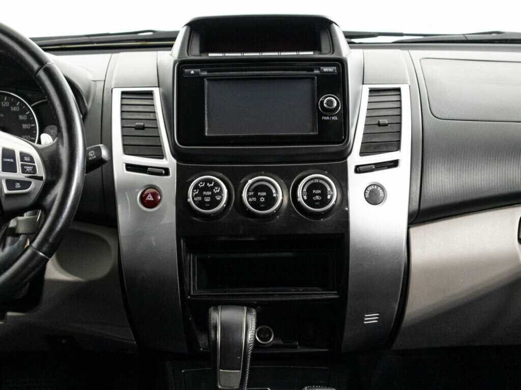 Б/У Митсубиши Паджеро Спорт 2014 года. Фото: #13