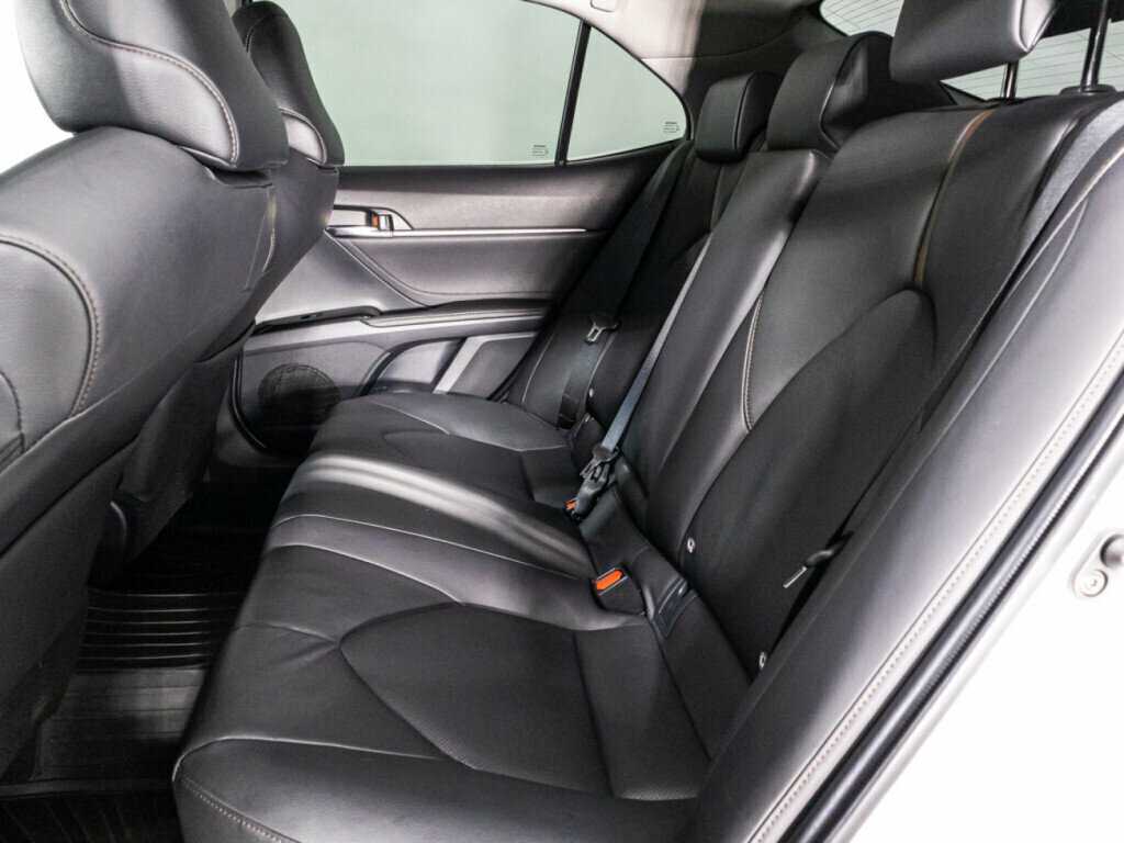 Toyota Camry 2018 года с пробегом. Фото: #9