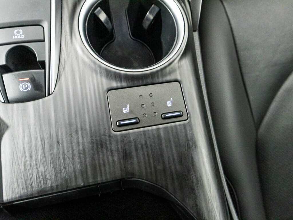 Toyota Camry 2021 года с пробегом. Фото: #16