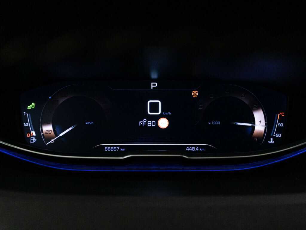 Б/У Пежо 3008 2017 года. Фото: #11