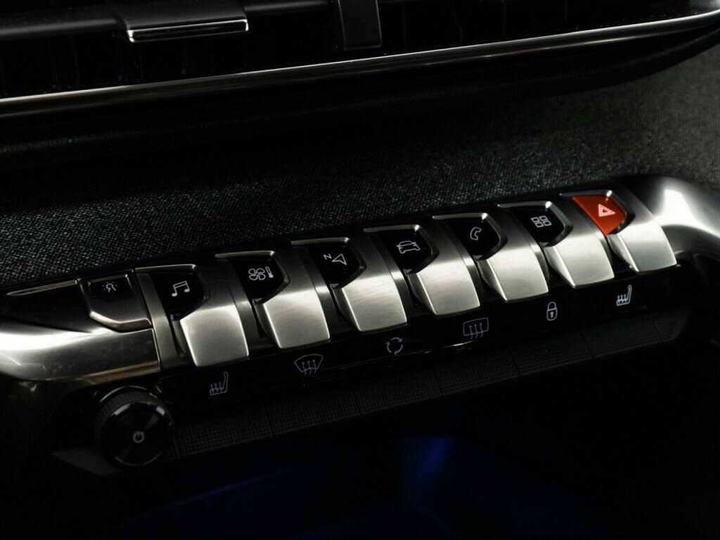 Б/У Пежо 3008 2017 года. Фото: #19