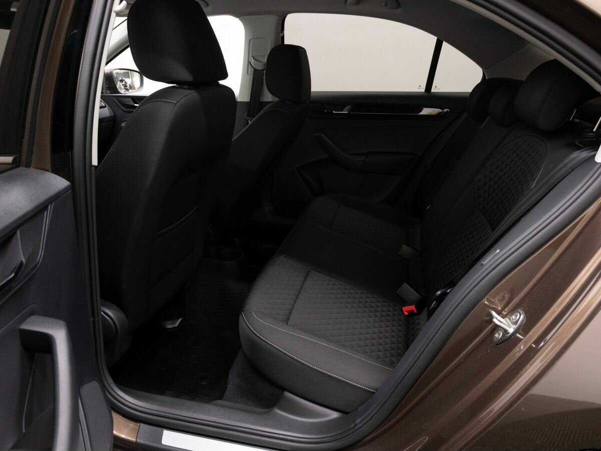 Б/У Шкода Рапид 2018 года. Фото: #10