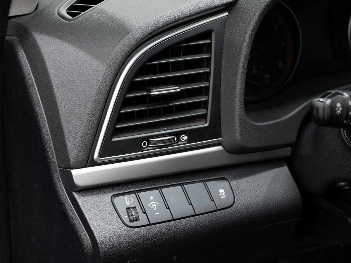 Б/У Хендай Елантра 2017 года. Фото: #14