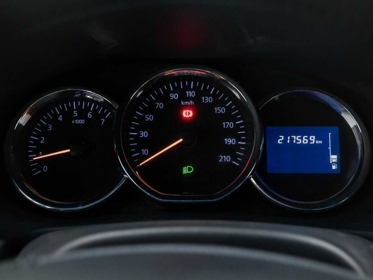 Б/У Рено Сандеро 2016 года. Фото: #16