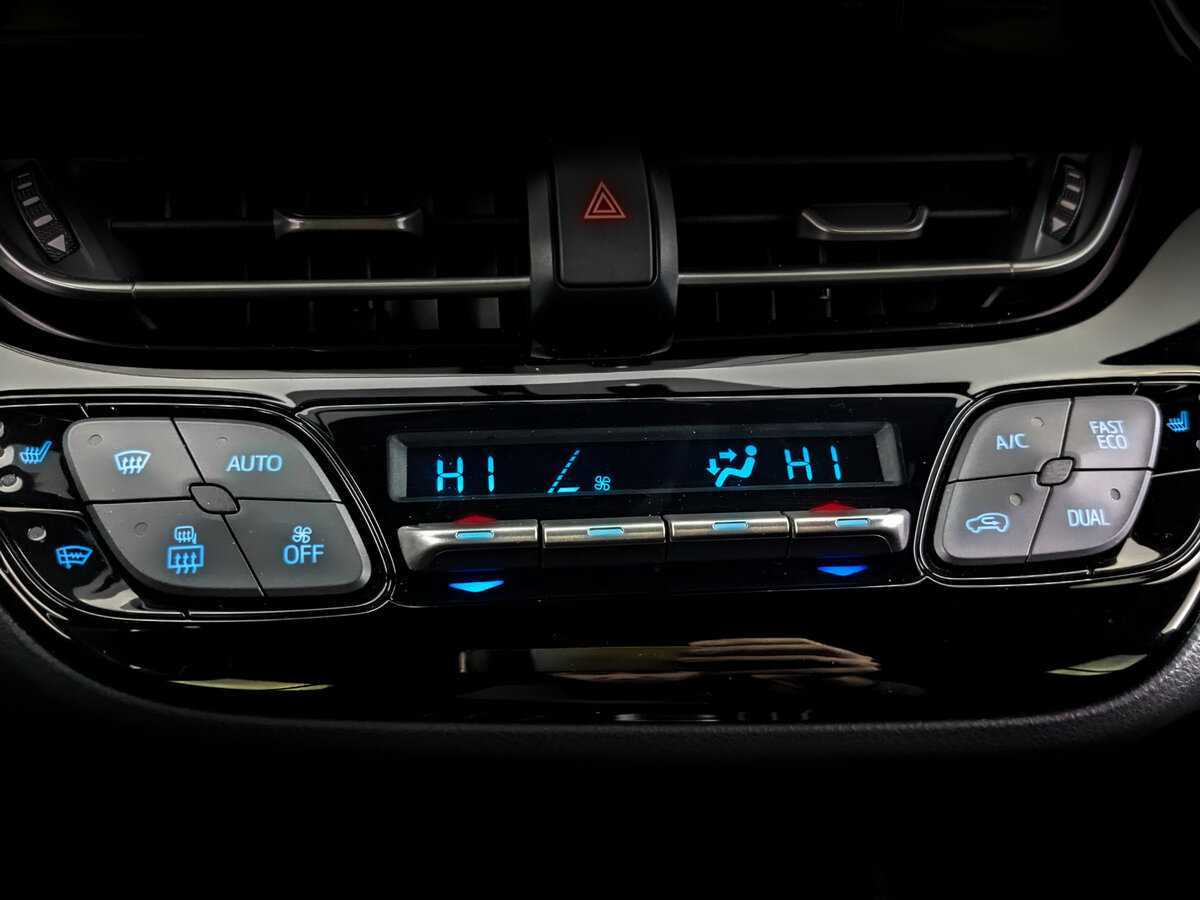 Toyota C-HR 2019 года с пробегом. Фото: #23