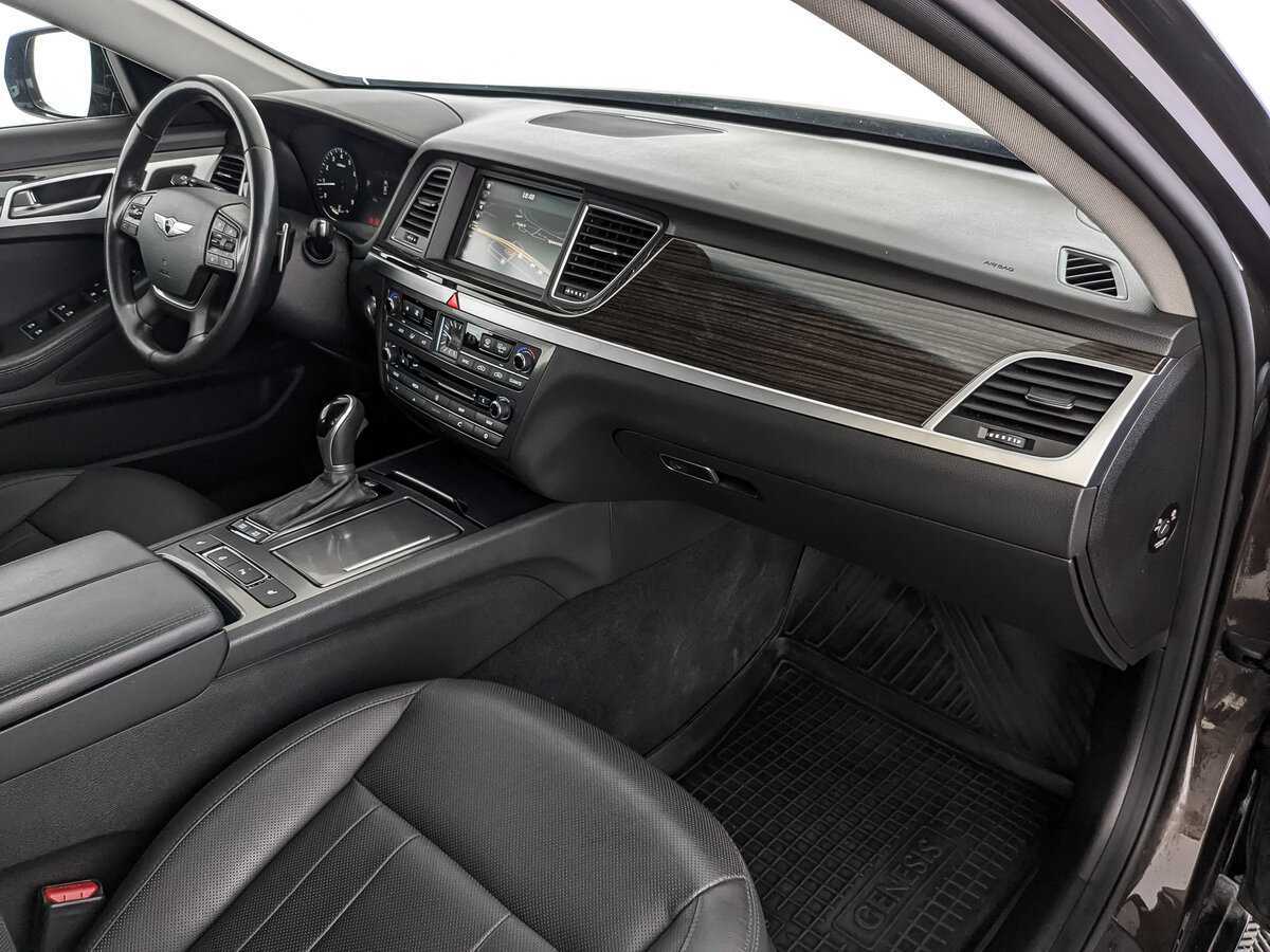 Hyundai Genesis 2015 года с пробегом. Фото: #10