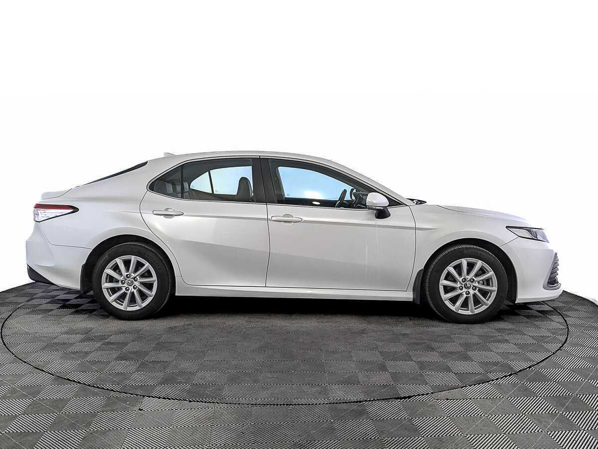 Toyota Camry 2021 года с пробегом. Фото: #3