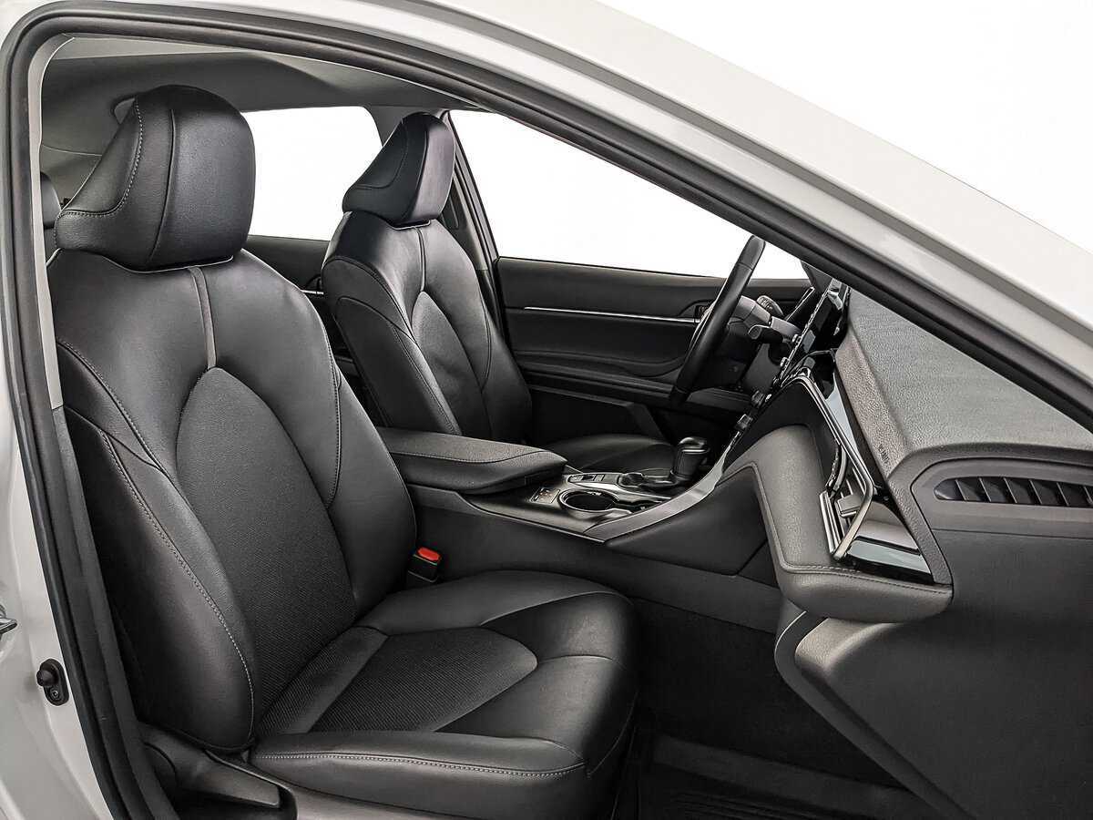 Toyota Camry 2021 года с пробегом. Фото: #23