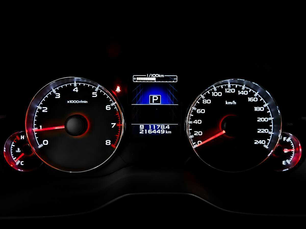 Б/У Субару Аутбэк 2013 года. Фото: #12