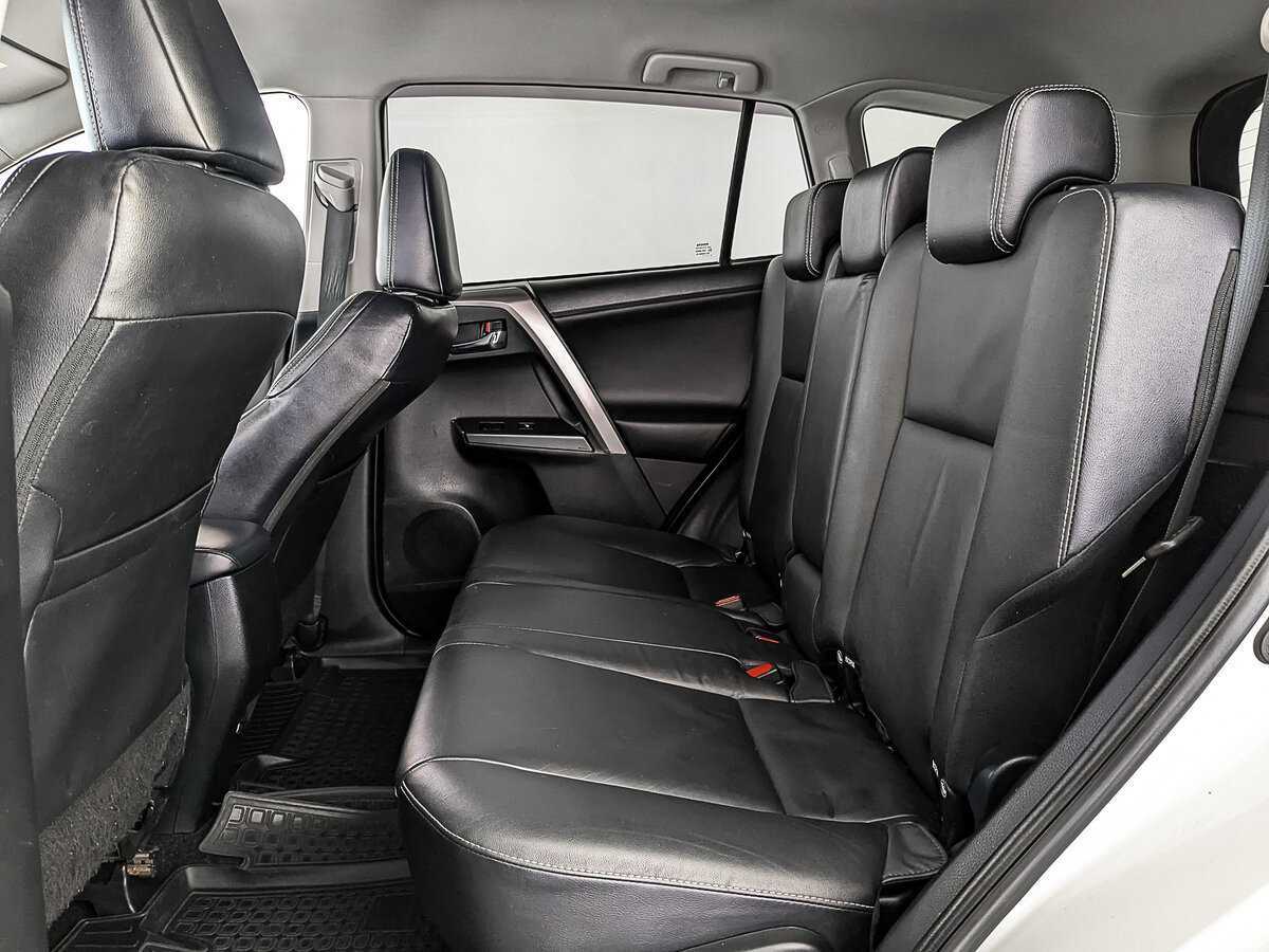 Toyota RAV4 2018 года с пробегом. Фото: #15