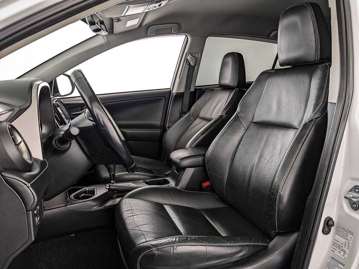 Toyota RAV4 2018 года с пробегом. Фото: #17