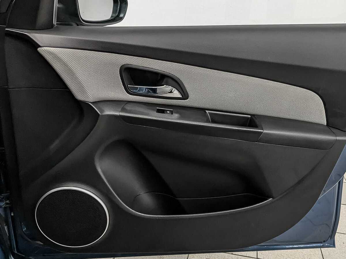 Б/У Шевроле Круз 2014 года. Фото: #23