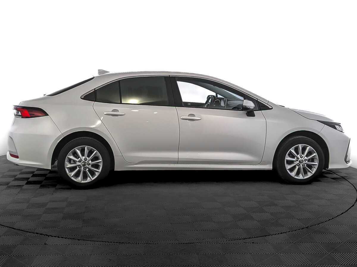 Б/У Тойота Королла 2019 года. Фото: #3