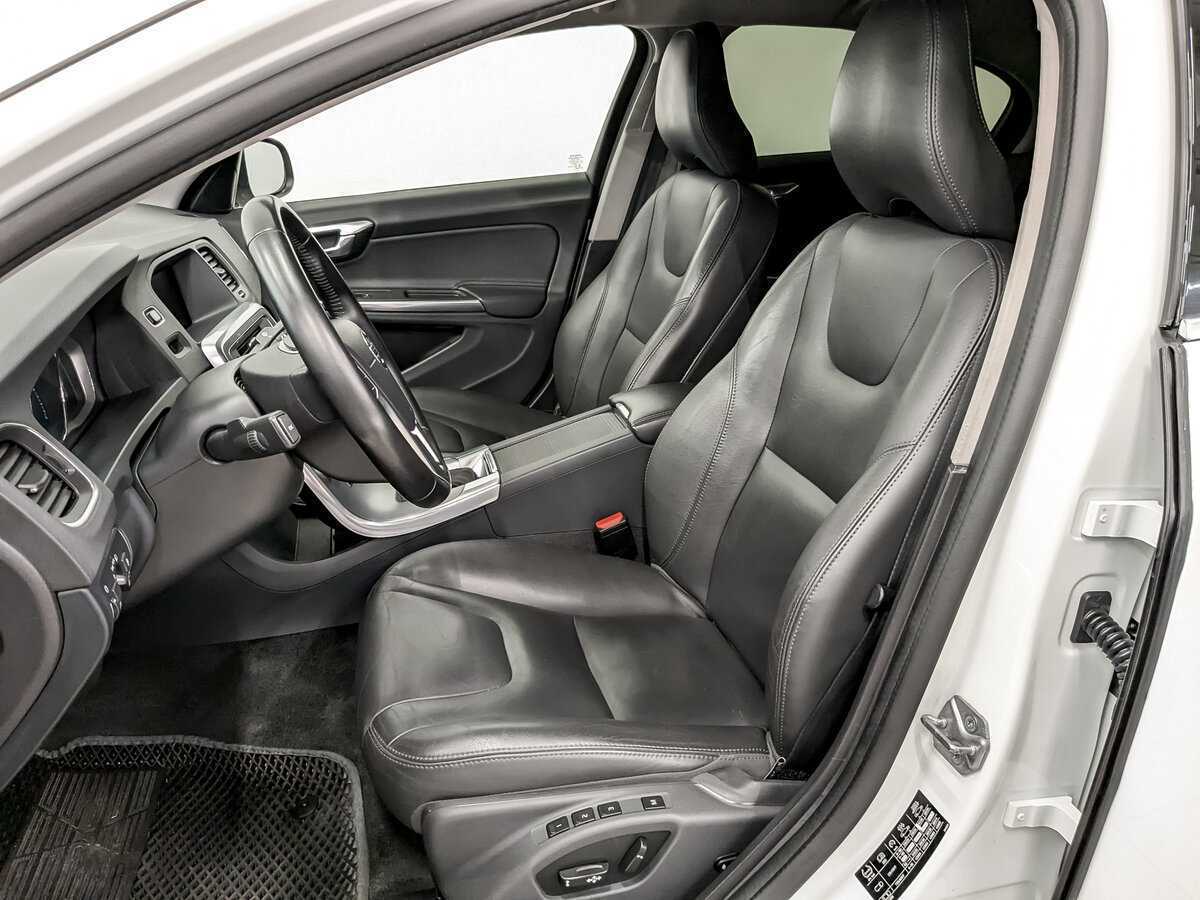 Б/У Вольво С60 2016 года. Фото: #20