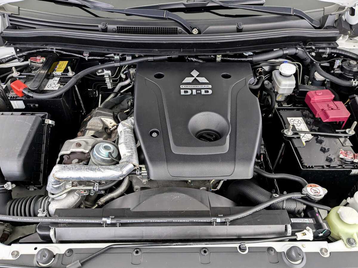 Mitsubishi Pajero Sport 2018 года с пробегом. Фото: #8