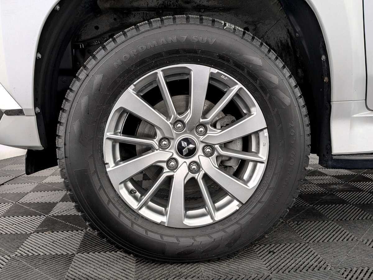 Mitsubishi Pajero Sport 2018 года с пробегом. Фото: #17