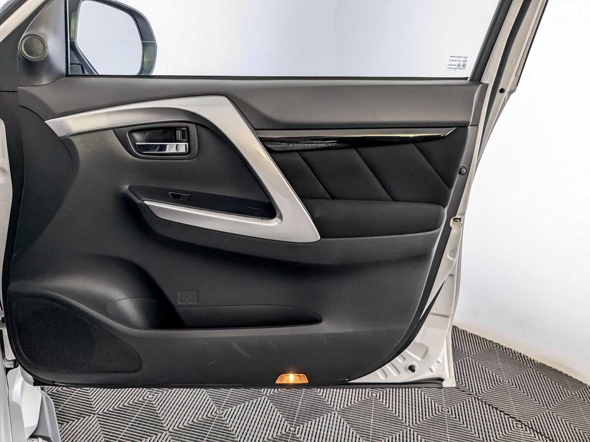 Mitsubishi Pajero Sport 2018 года с пробегом. Фото: #22