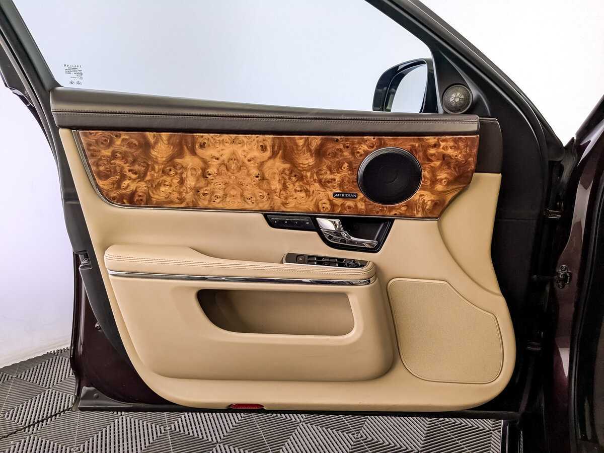 Jaguar XJ 2012 года с пробегом. Фото: #16