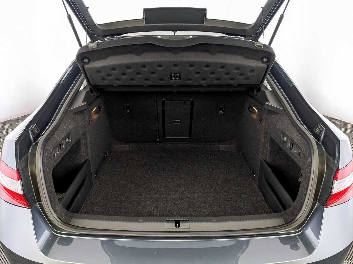 Skoda Superb 2018 года с пробегом. Фото: #9